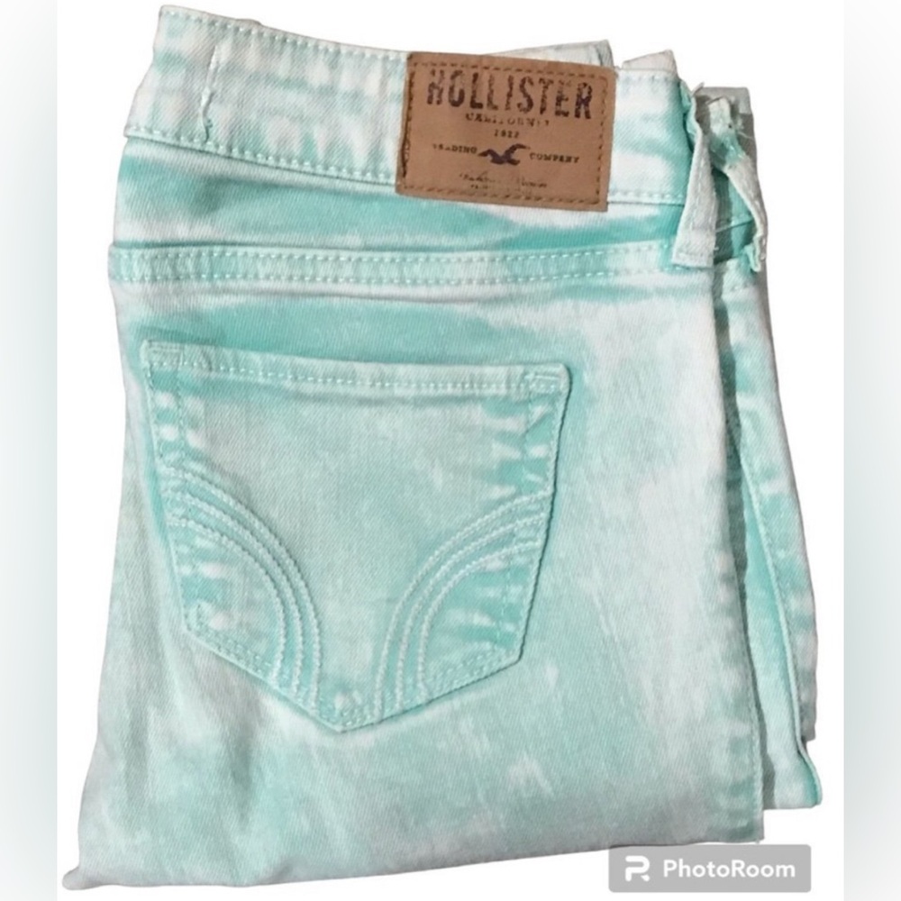 Hollister Women’s Mint Wash Skinny Jeans Size 24/31 NWOT RARE color